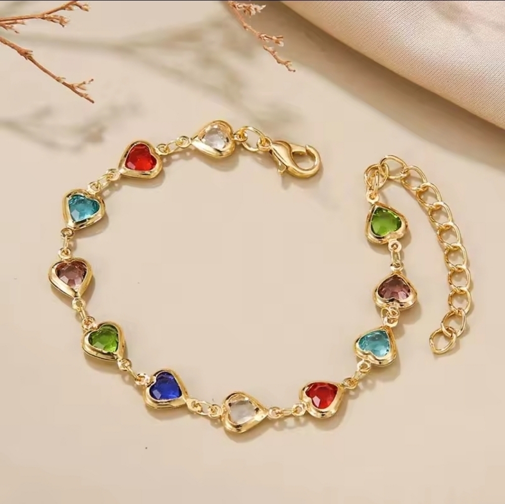 NWT Gold Tone Heart Valentine's Day Bracelet Women's ONE SIZE